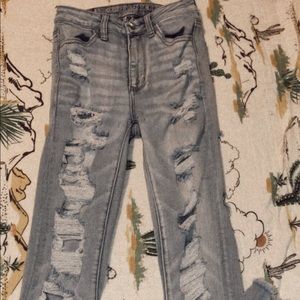 American Eagle Distressed Skinny Jeans!